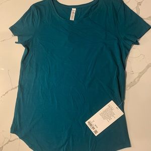 Lululemon T-shirt